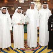 مدير عام بلدية دبي يتسلم جائزة الأفكار الإبداعية البريطانية